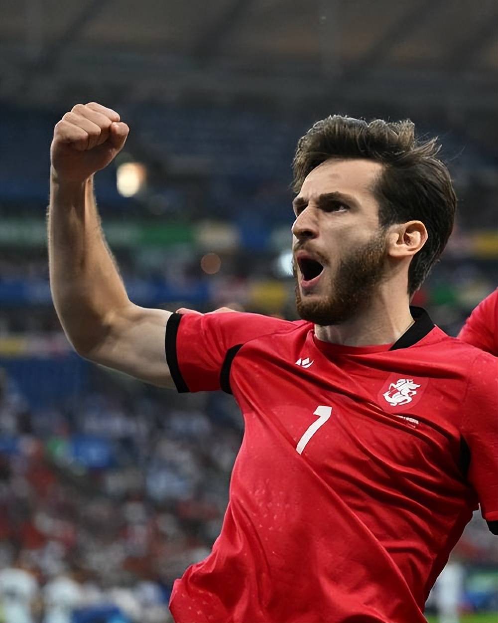 九游电脑版-关于德布劳内迎来七赛季出色发挥，巴黎圣日耳曼观众热烈欢呼！赢得满堂喝彩的信息