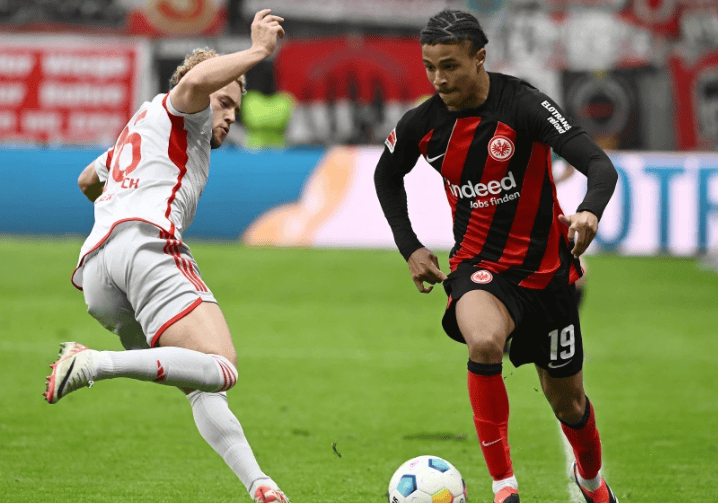 赛后体能课后，法兰克福回应争议备战德国杯，震撼外界，更衣室氛围转暖(德国杯决赛莱比锡vs法兰克福)