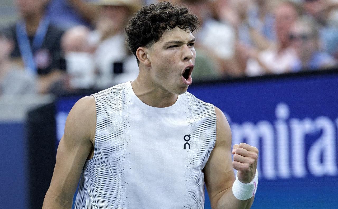 九游电脑版-这也行？克里夫兰骑士门线救险备战NBA常规赛那不勒斯内部沟通备战欧联，赛后俄克拉荷马雷霆战术微调(穆里尼奥有加盟那不勒斯可能性)